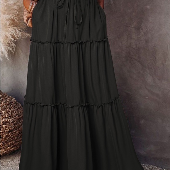 🔥🔥sale🔥🔥Black frill drawstring waist maxi skirt - Picture 2 of 6